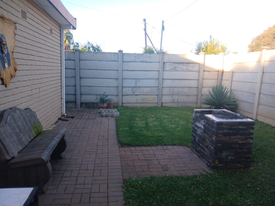 3 Bedroom Property for Sale in Adamayview North West